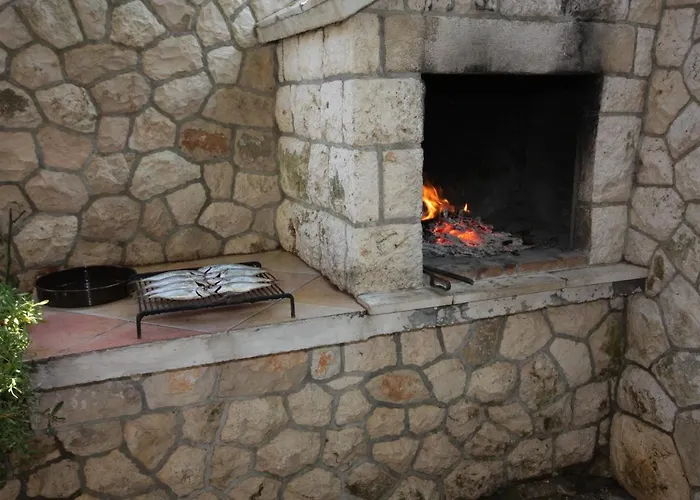 With A Parking Space Hvar - 9658 Χβαρ